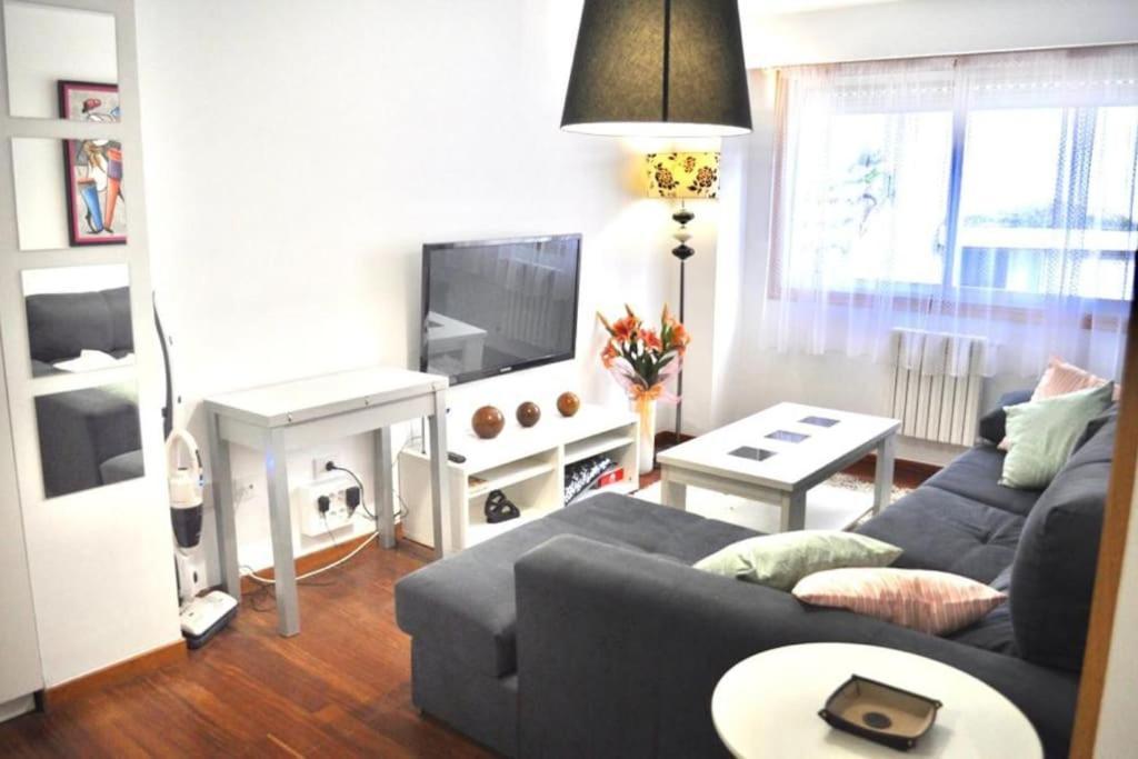 Curros Enriquez Rd, Centrico, Plaza Garage Apartment *